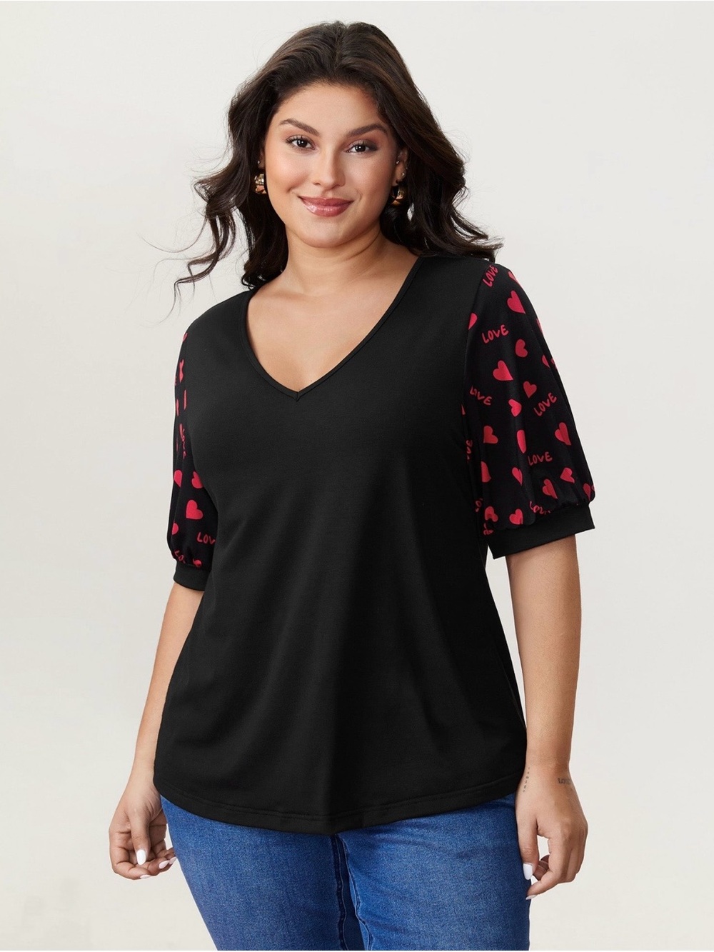 NWT / Black Heart Print Stretchy V-Neck T-Shirt / Size 30